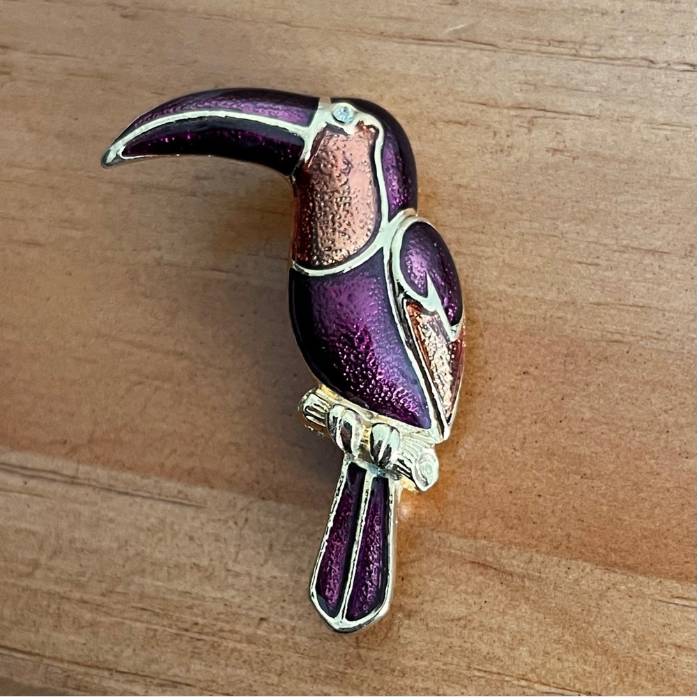 BOGO Toucan Tropical Bird Brooch in Gold Tone with Maroon and Orange Enamel